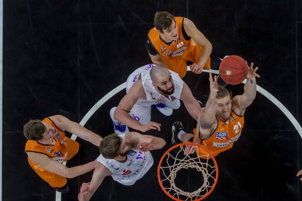 高位逼抢 高位逼抢