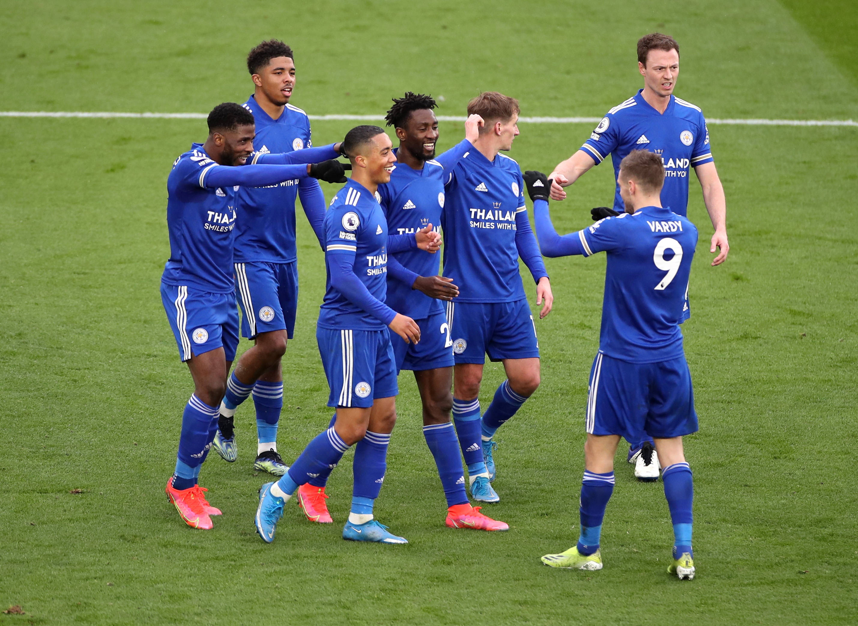 他背后付出 他背后付出