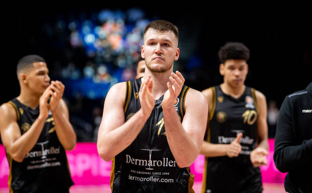 米兰的中场 米兰的中场